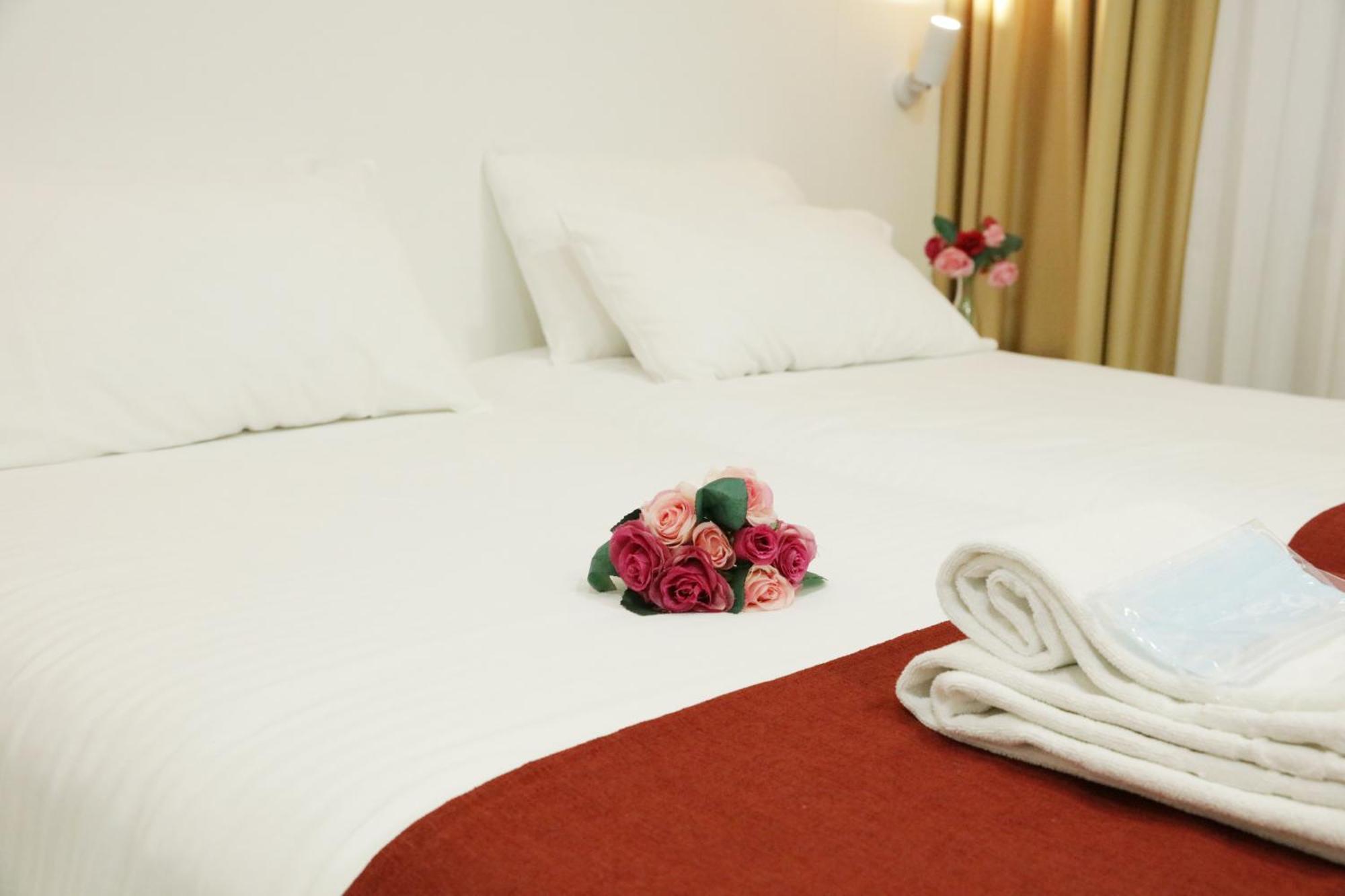 Hostal Royal Cruz Madryt Zewnętrze zdjęcie