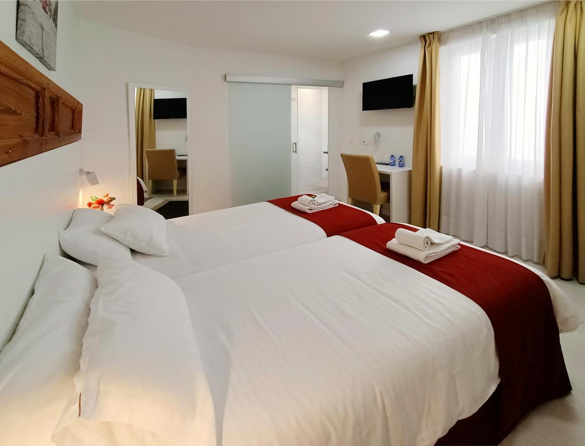 Hostal Royal Cruz Madryt Zewnętrze zdjęcie