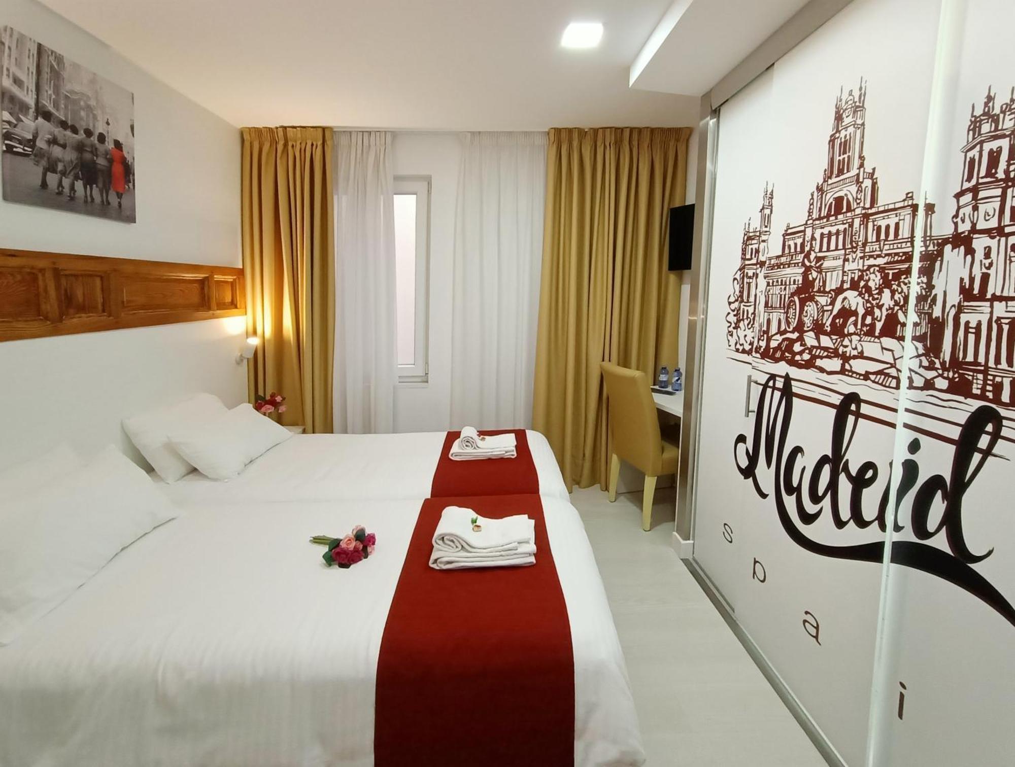 Hostal Royal Cruz Madryt Zewnętrze zdjęcie