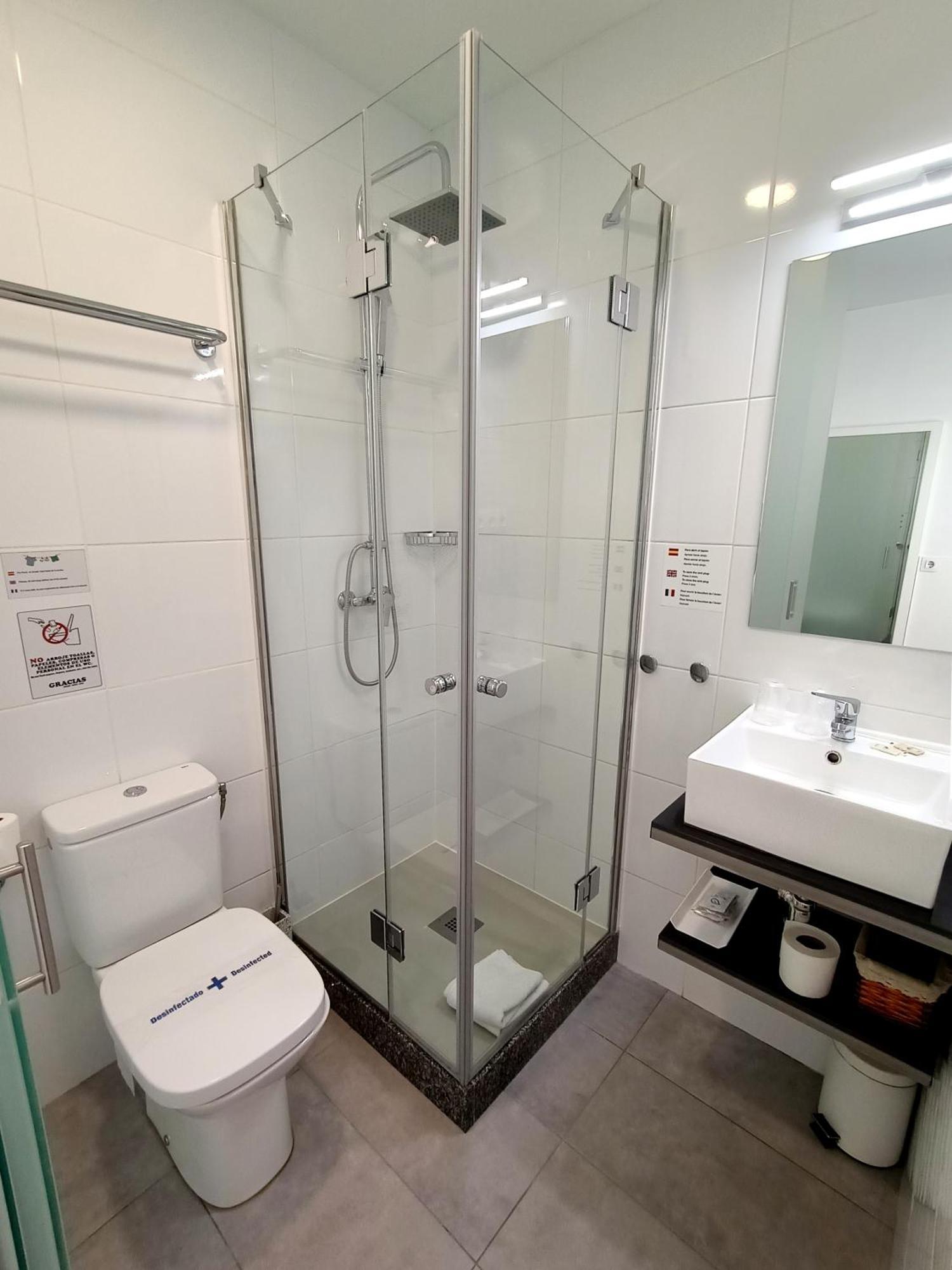 Hostal Royal Cruz Madryt Zewnętrze zdjęcie