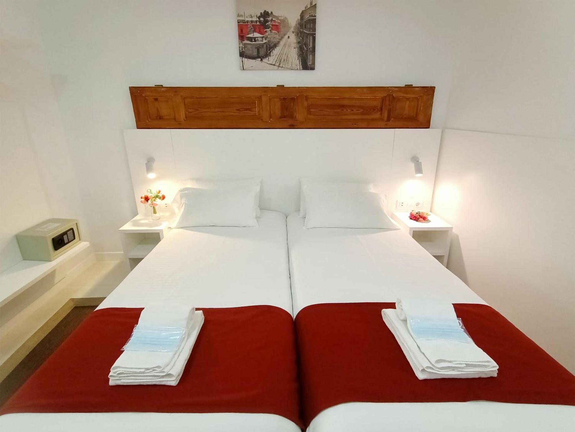 Hostal Royal Cruz Madryt Zewnętrze zdjęcie